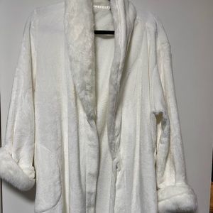 White Faux Fur Robe - Size M